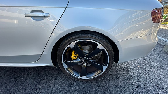 Audi A4 8 of 16