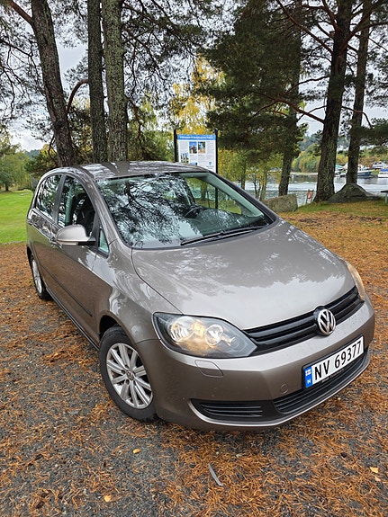 Volkswagen Golf Plus 2 of 14