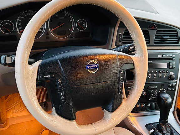 Volvo XC70 17 of 30
