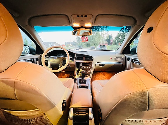 Volvo XC70 21 of 30