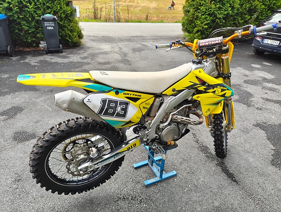 Suzuki RM-Z 450 8 of 16