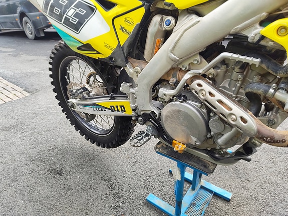 Suzuki RM-Z 450 10 of 16