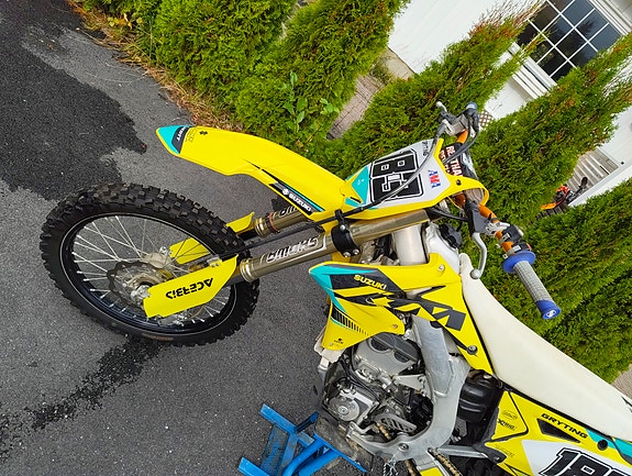 Suzuki RM-Z 450 2 of 16