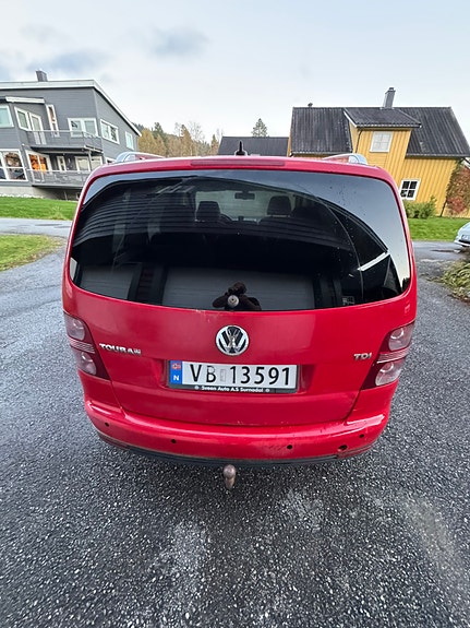 Volkswagen Touran 4 of 28