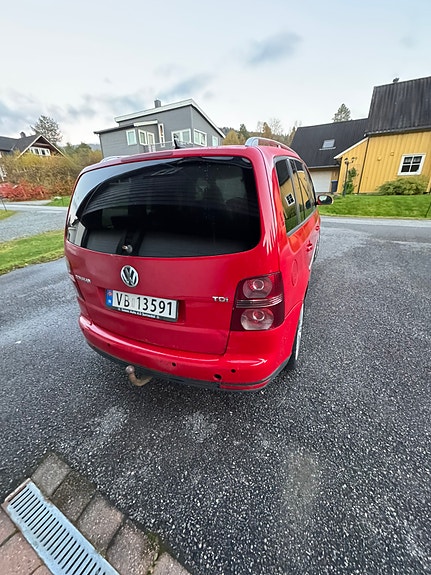Volkswagen Touran 5 of 28