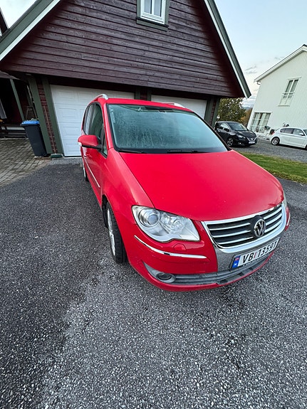 Volkswagen Touran 3 of 28