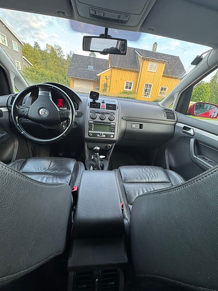 Volkswagen Touran 24 of 28