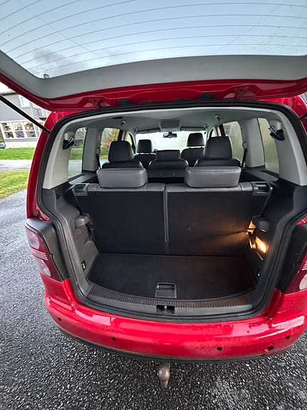 Volkswagen Touran 14 of 28