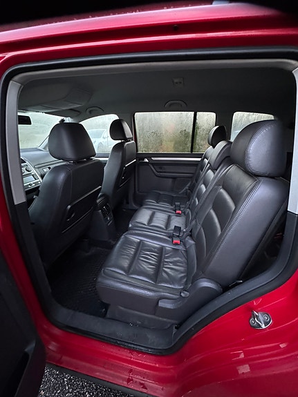 Volkswagen Touran 7 of 28