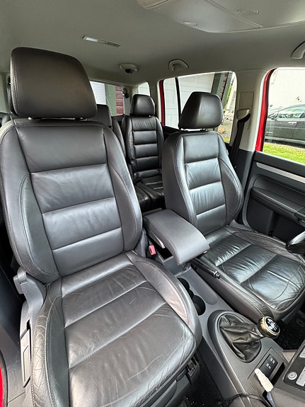 Volkswagen Touran 22 of 28