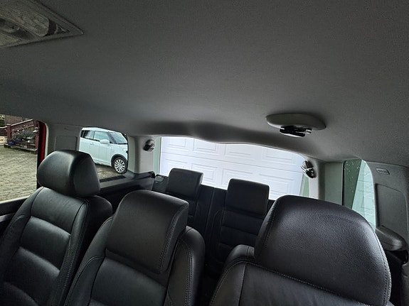 Volkswagen Touran 26 of 28