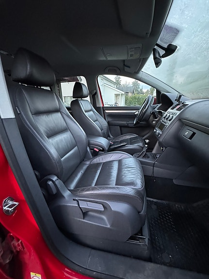 Volkswagen Touran 13 of 28