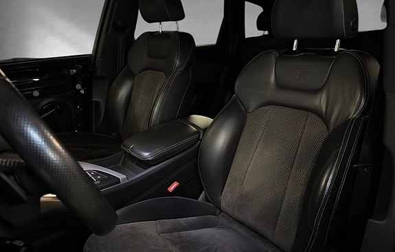 Audi Q7 3 of 5