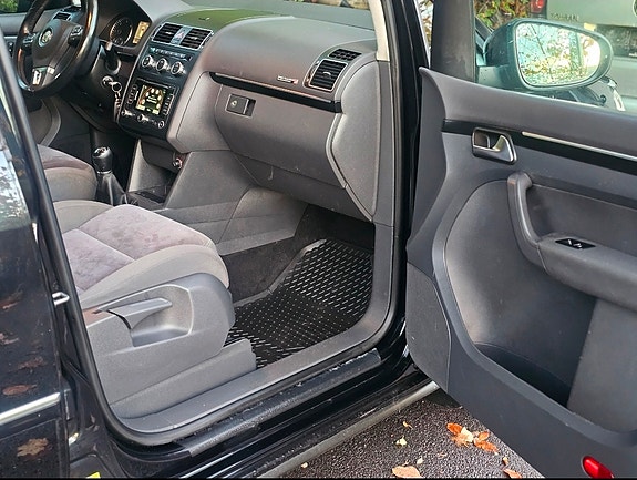 Volkswagen Touran 30 of 30