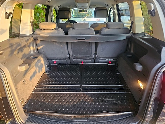 Volkswagen Touran 13 of 30
