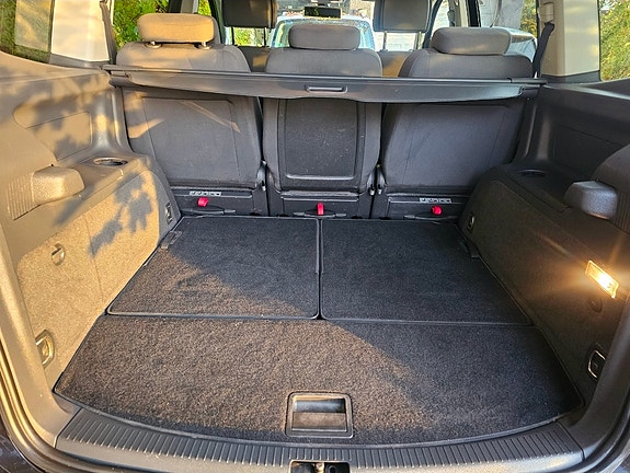 Volkswagen Touran 14 of 30