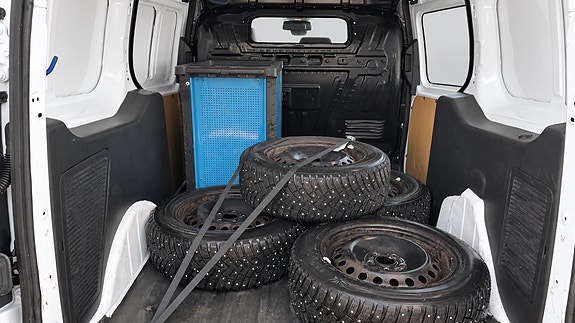Ford Transit Connect 17 of 23