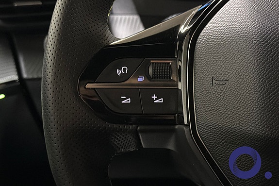 Peugeot e-208 16 of 26