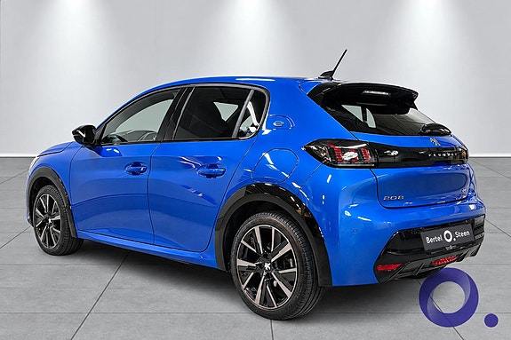 Peugeot e-208 3 of 26