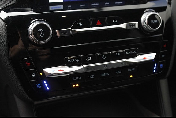 Ford Explorer 15 of 20