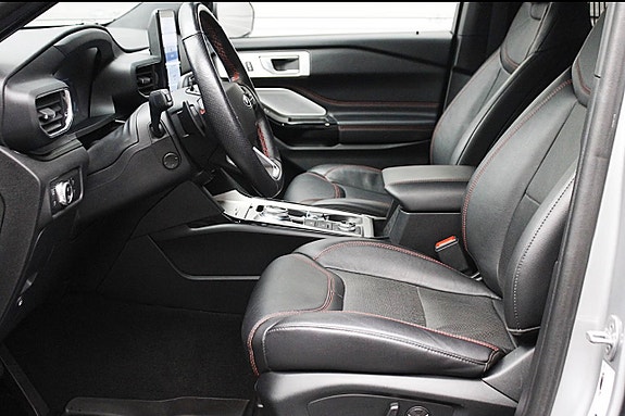 Ford Explorer 12 of 20