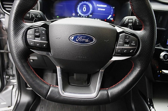 Ford Explorer 16 of 20