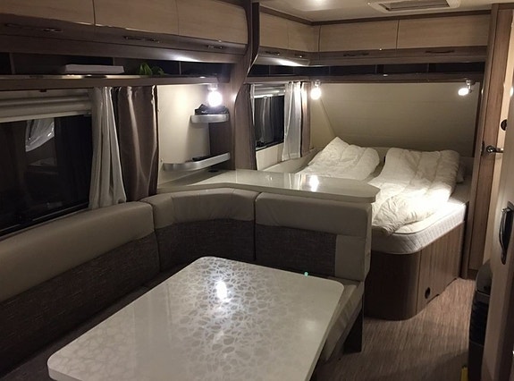 Hobby 560 KMFE De luxe 3 køysenger 6 of 9