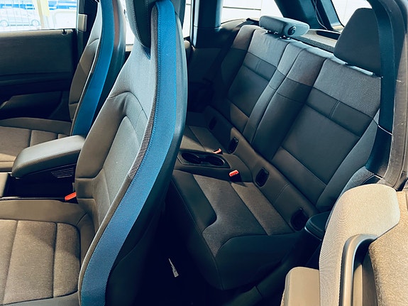 BMW i3 8 of 12