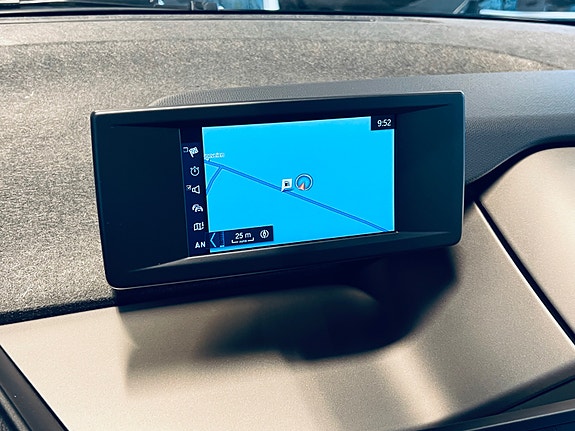 BMW i3 10 of 12