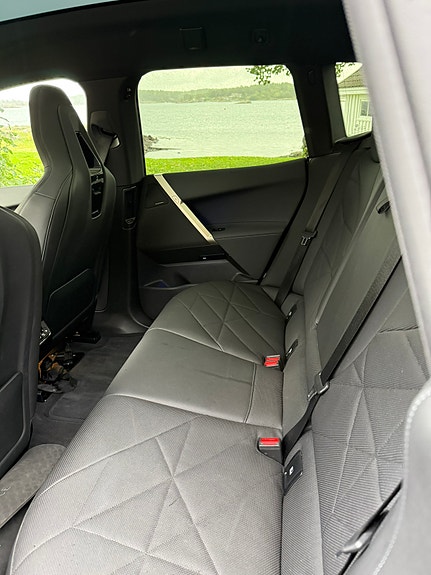 BMW iX 4 of 23