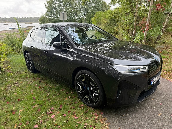 BMW iX 15 of 23