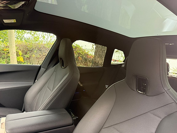 BMW iX 17 of 23