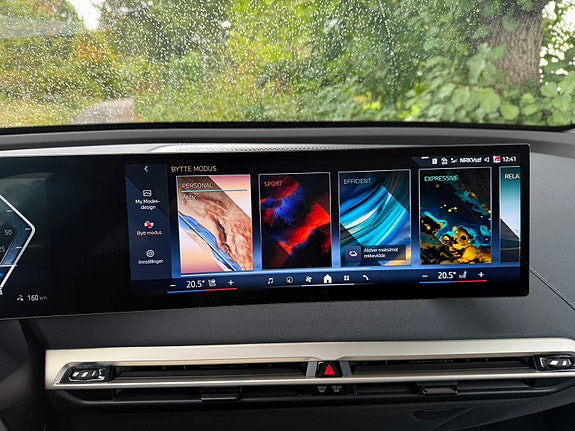 BMW iX 9 of 23
