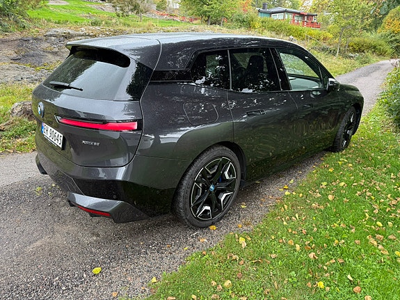 BMW iX 7 of 23