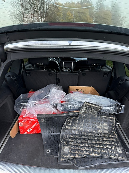 Audi Q7 4 of 6