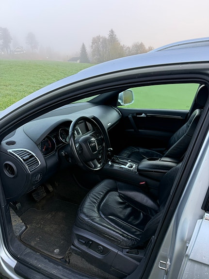 Audi Q7 6 of 6