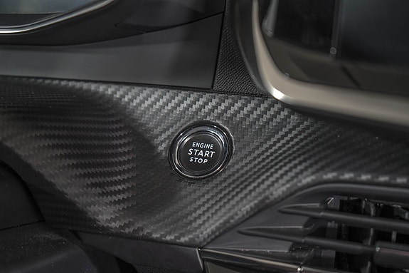 Peugeot e-208 13 of 18