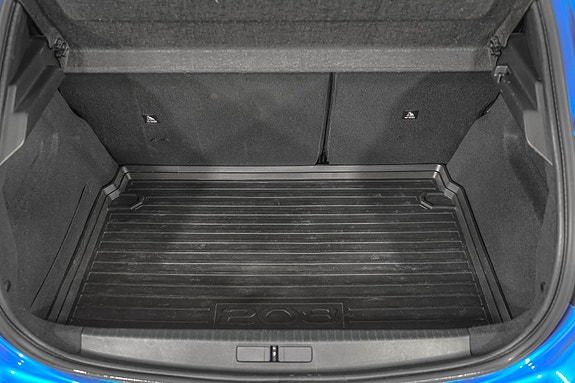 Peugeot e-208 7 of 18