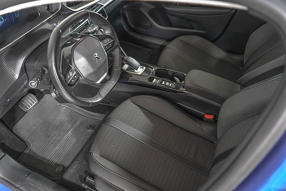 Peugeot e-208 10 of 18