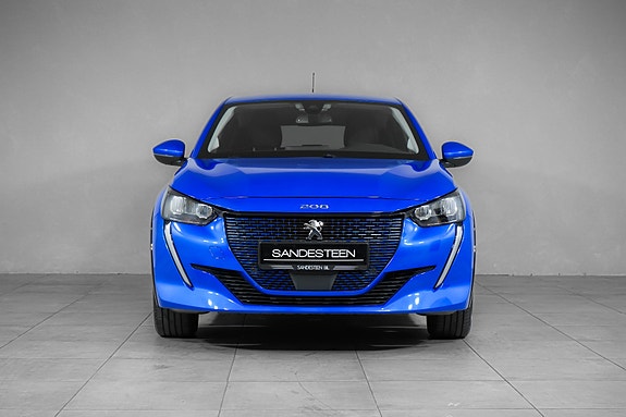 Peugeot e-208 2 of 18