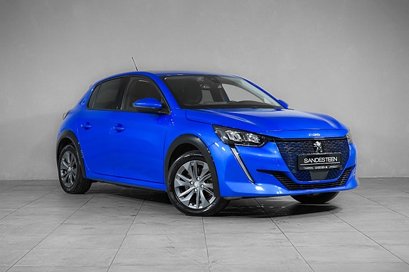 Peugeot e-208 3 of 18
