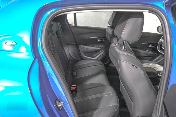 Peugeot e-208 9 of 18