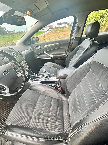 Ford Mondeo 24 of 30