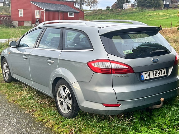 Ford Mondeo 30 of 30