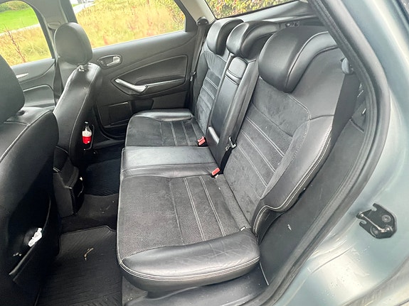 Ford Mondeo 26 of 30