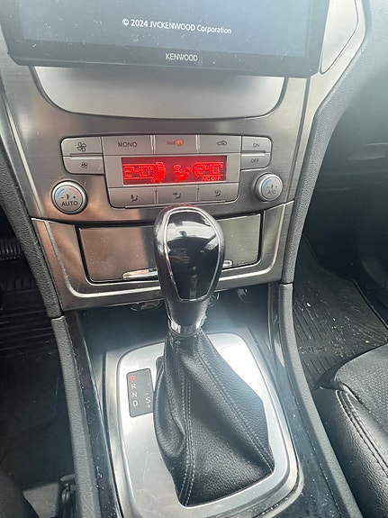 Ford Mondeo 23 of 30