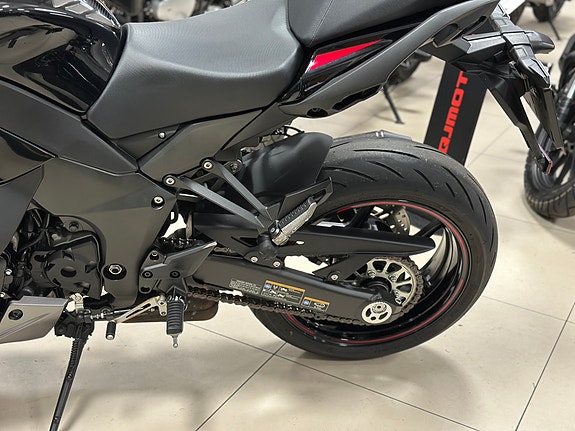 Kawasaki Ninja 1000 SX 7 of 11