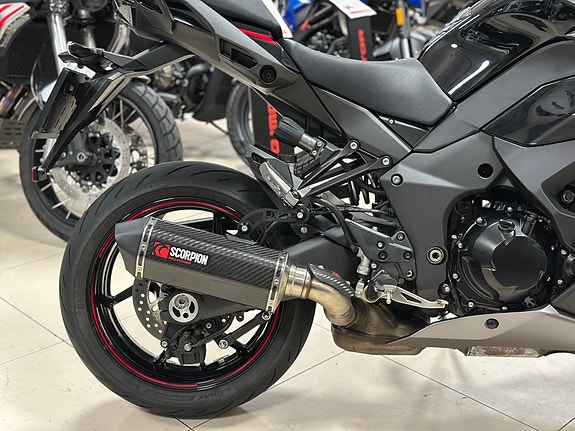 Kawasaki Ninja 1000 SX 5 of 11