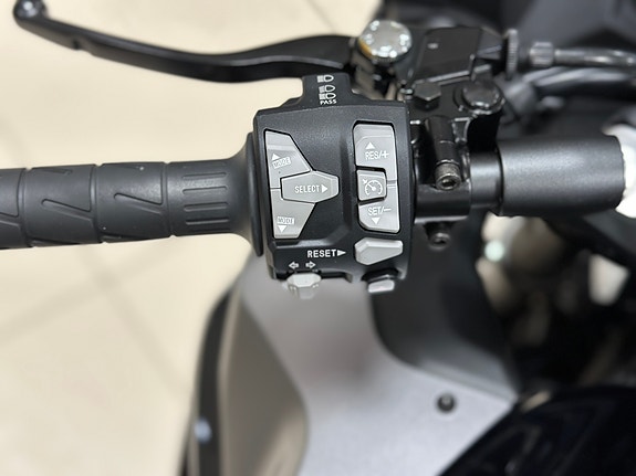 Kawasaki Ninja 1000 SX 9 of 11