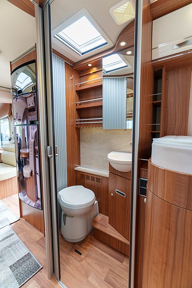 Hymer B 678 | 3.L | Alde | solcelle & 2xbatteri | skinn | 15 of 30